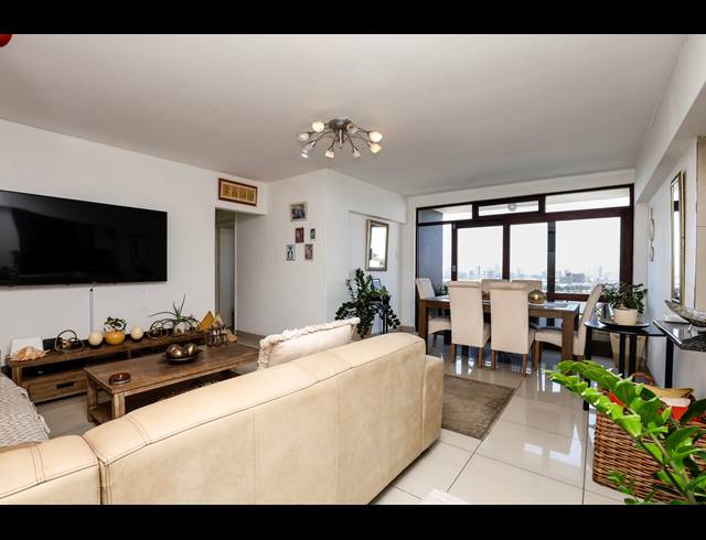 3 BEDROOM APARTMENT FOR SALE IN ESSENWOOD